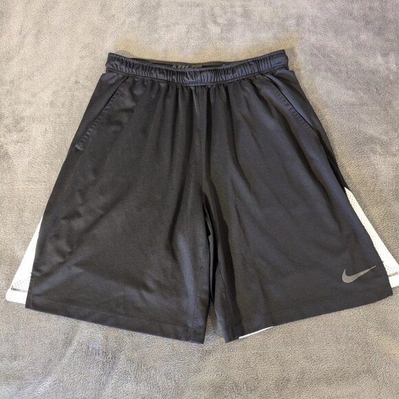 Nike Form Men's Dri-FIT black Shorts Size XL - Picture 1 of 4